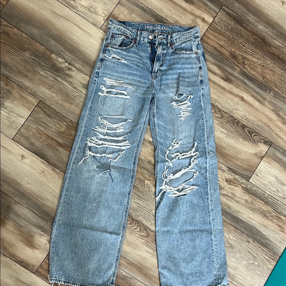 American Eagle Outfitters Light Blue Distressed Jeans high rise baggy wide leg
